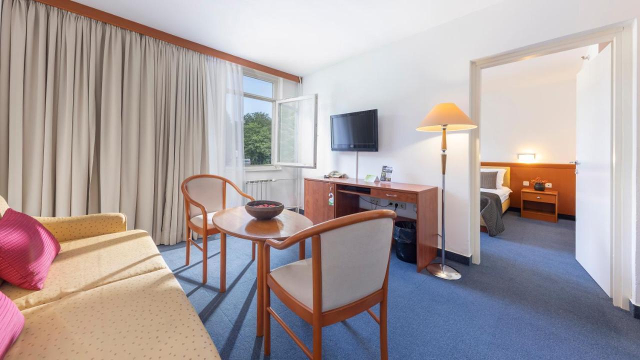 Hotel Jezero Plitvicka Jezera Luaran gambar